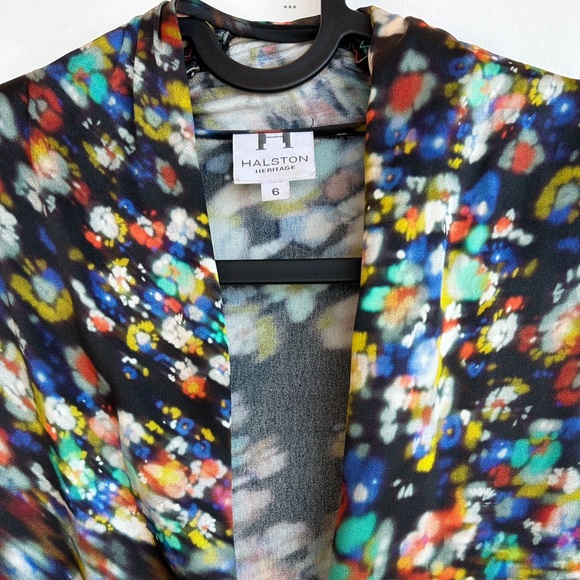 Halston Heritage, 100% silk blouse, size 6 - Picture 4 of 5